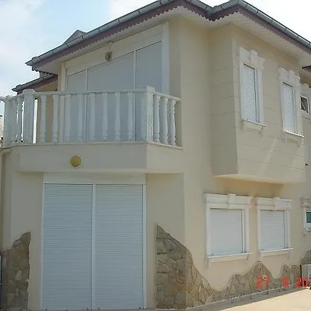 Golfing Villas